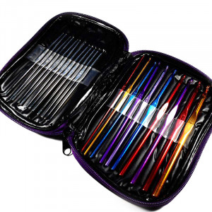 Набор крючков в футляре